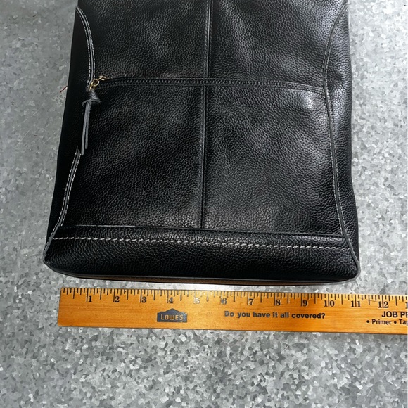 NWT- THE SAK Black Pebbled Leather IRIS Zip Shoulder Bag Crossbody - Picture 7 of 9